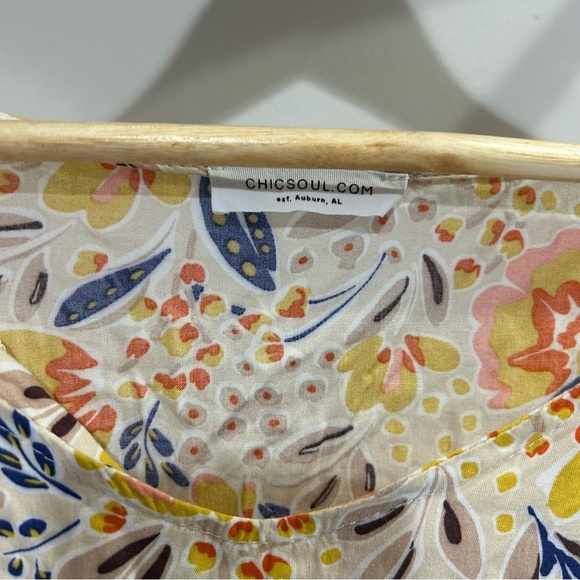 Plus Size Light Weight Floral Blouse - Picture 9 of 9